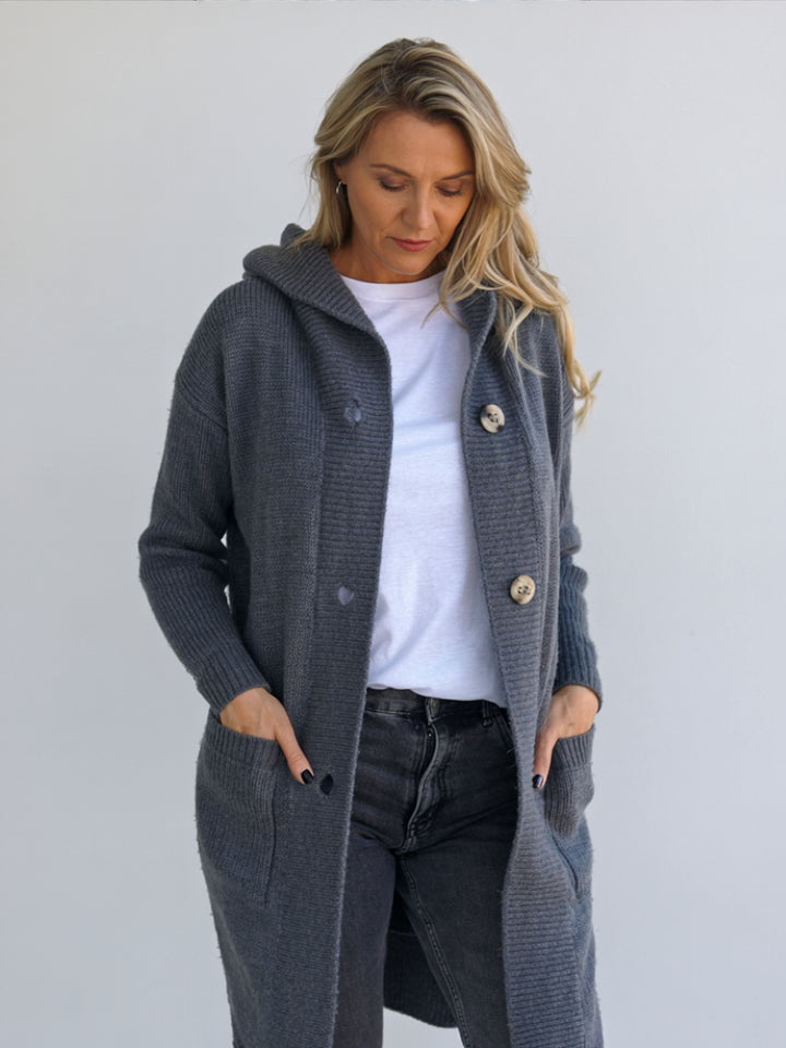 Yasmine – Lang strikket cardigan med hætte