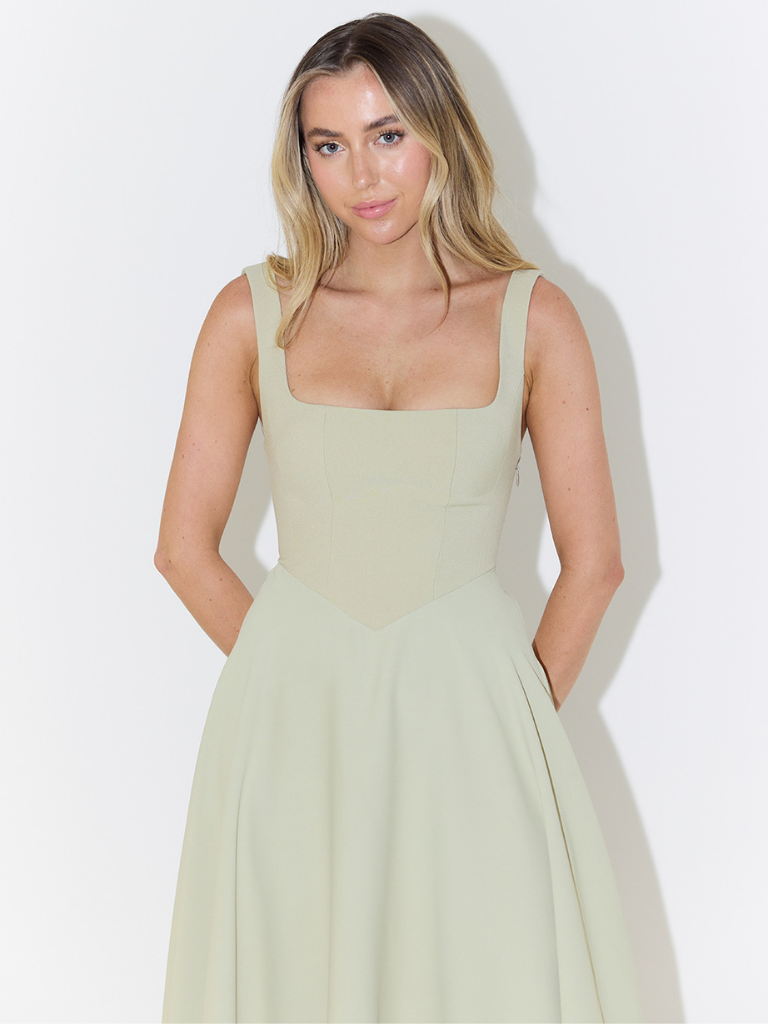 Fioren – Elegant yndefuld midikjole