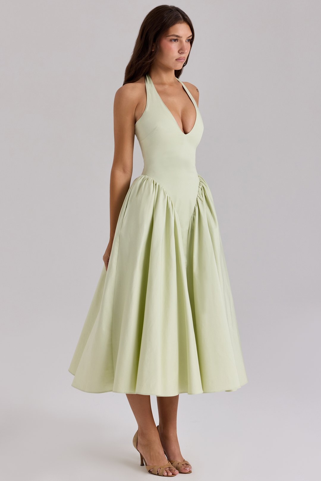 Liana – Elegant draperet midikjole