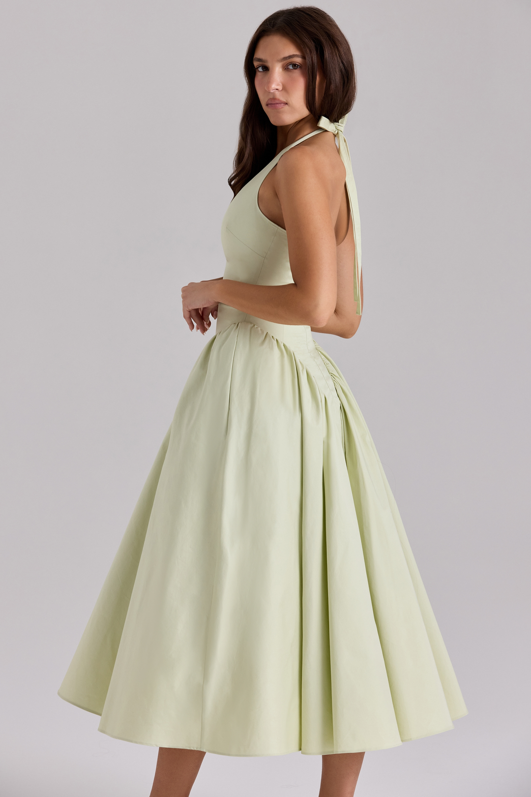 Liana – Elegant draperet midikjole