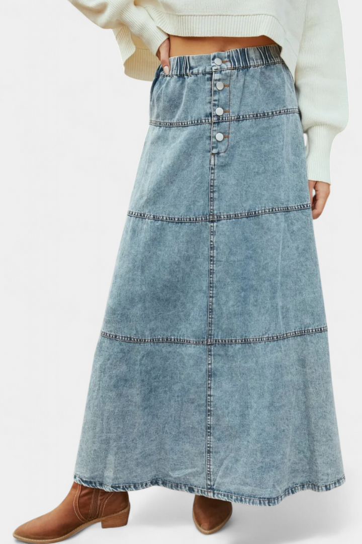 Lorraine - Maxi Denim Nederdel med Fjer Detalje