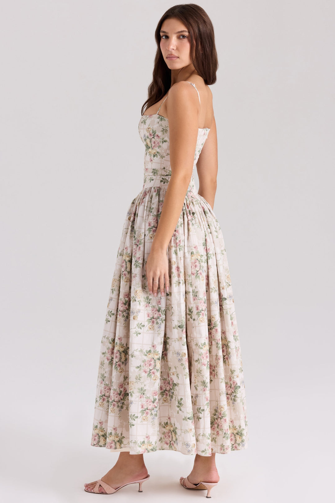 Ysabella – Romantisk vintage båndkjole