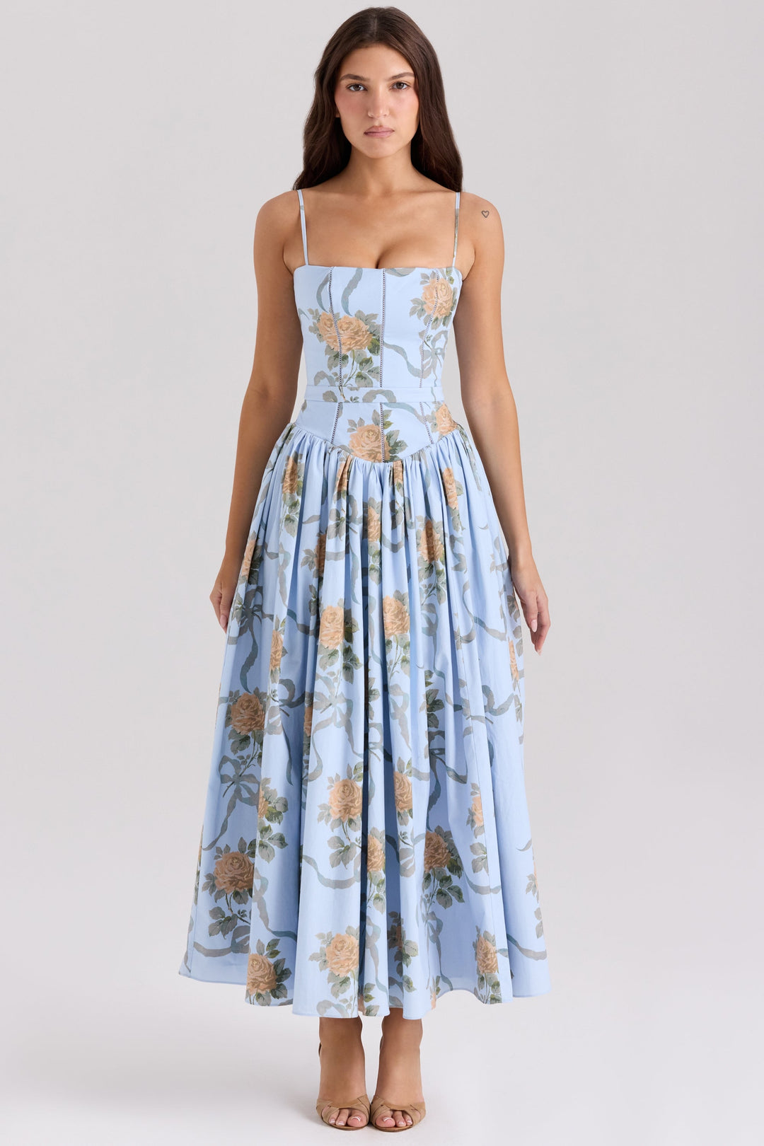 Ysabella – Romantisk vintage båndkjole